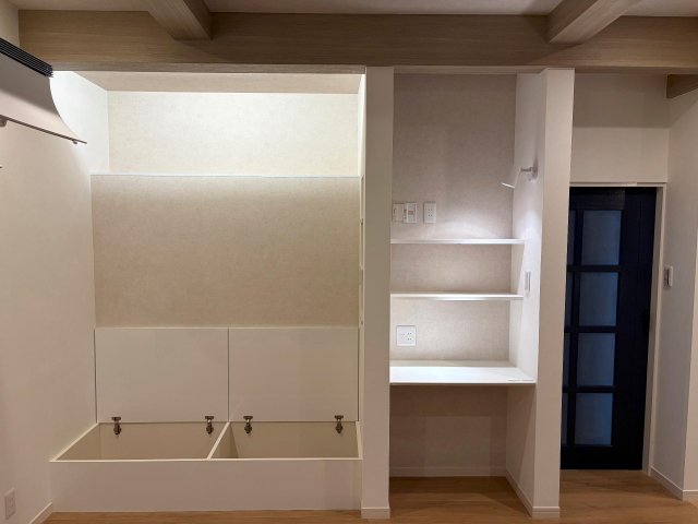 サーファーズハウス　八王子 デイベッドの下は収納スペースございます。