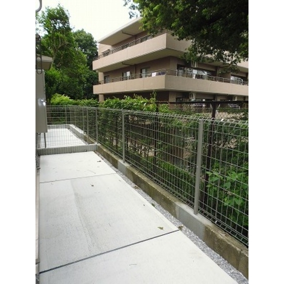 ＨＡＬＬＡ 外観