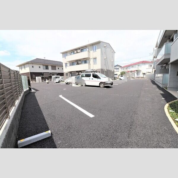 アロサール　Ⅱ 駐車場