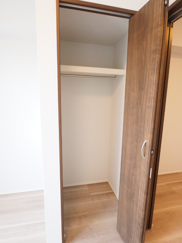ドゥーエ梅屋敷1階 収納