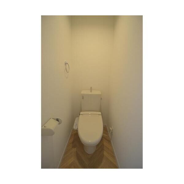 ミリアビタ大森台201号室 トイレ