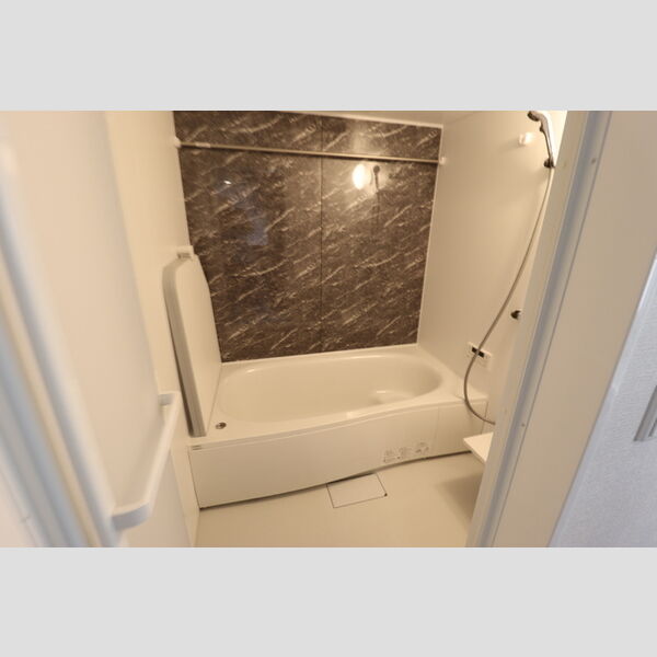 ベルク205号室 追い焚き給湯機能付き浴室