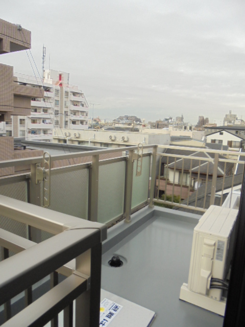 Ｗｅｓｔ　Ｆ．Ｙ． バルコニー