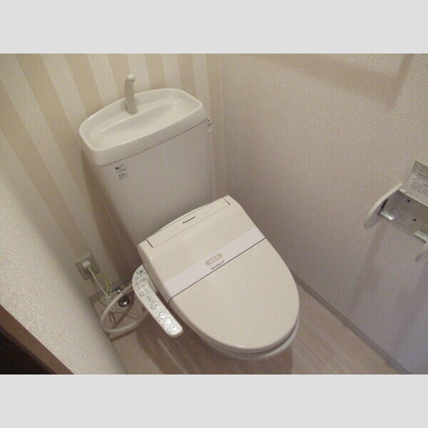 セジュール山の根302号室 温水洗浄暖房便座