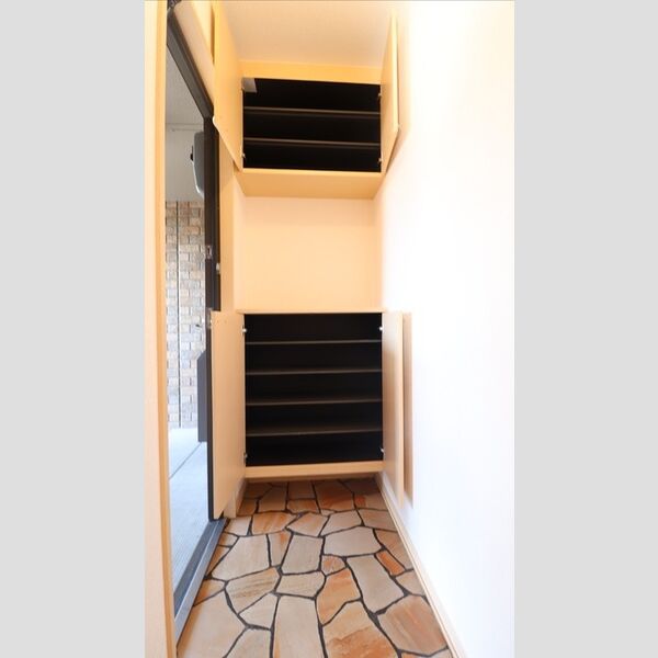 レディアガーデン205号室 ★シューズボックス★