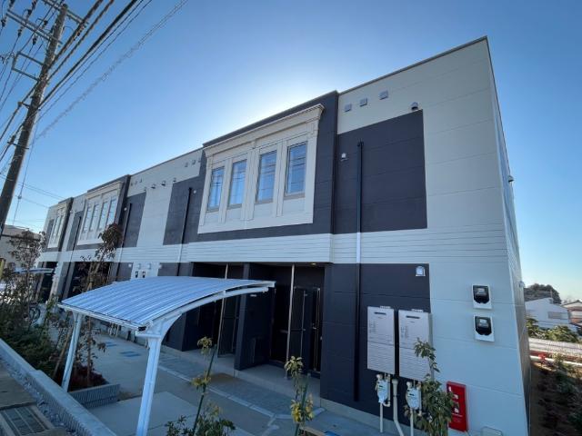 シャディ 外観写真（昼）