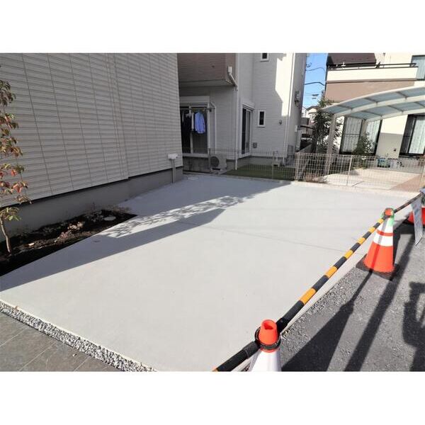 国分寺市日吉町4丁目戸建 駐車場