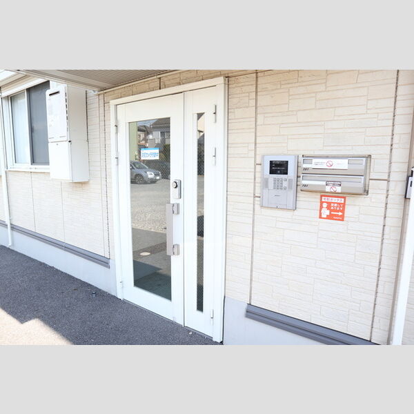 アドラーブル　Ⅰ201号室 エントランス