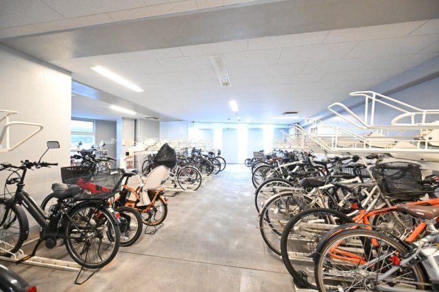 ファーストリアルタワー新宿13階 駐輪場