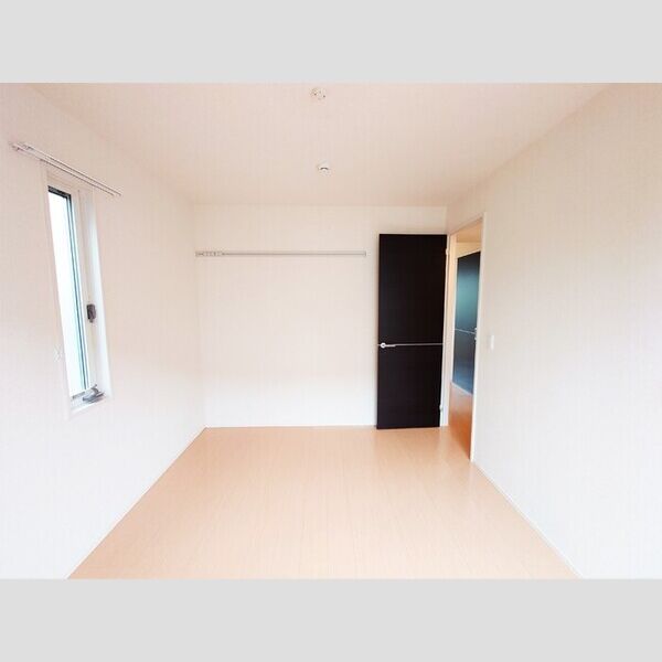 アークタウン三ツ藤　CC103号室 洋室6.1帖(別角度)