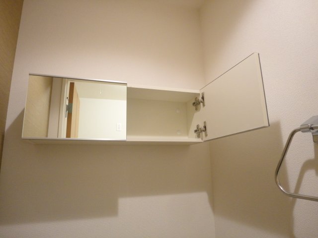 ＢＥＬＬ　ＧＲＡＣＥ（ベル　グラース） トイレ戸棚