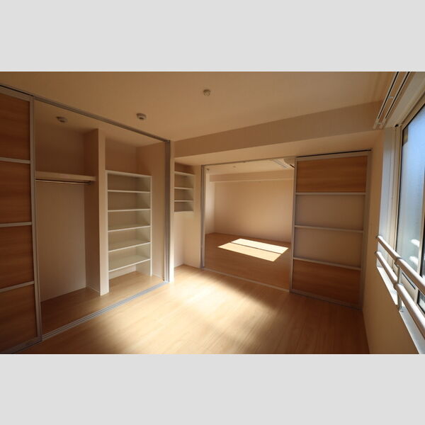 メゾンヴィクトワール梶ヶ谷206号室 洋室6.4帖