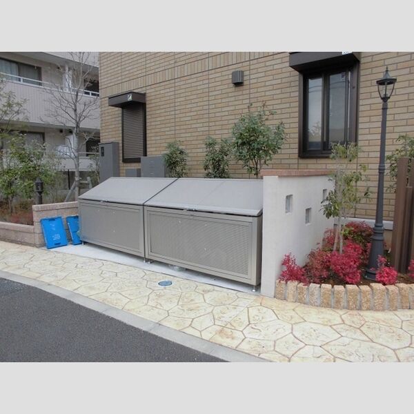 ロイヤルティアラⅡ・Ⅲ ごみ置場