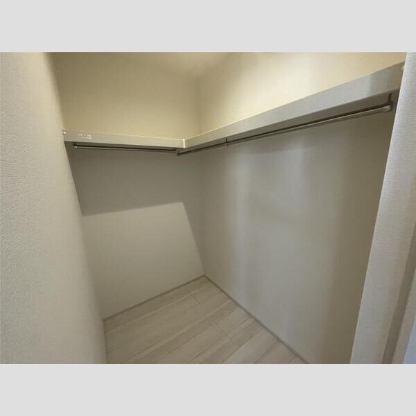 リーブルファイン足立南花畑201号室 収納