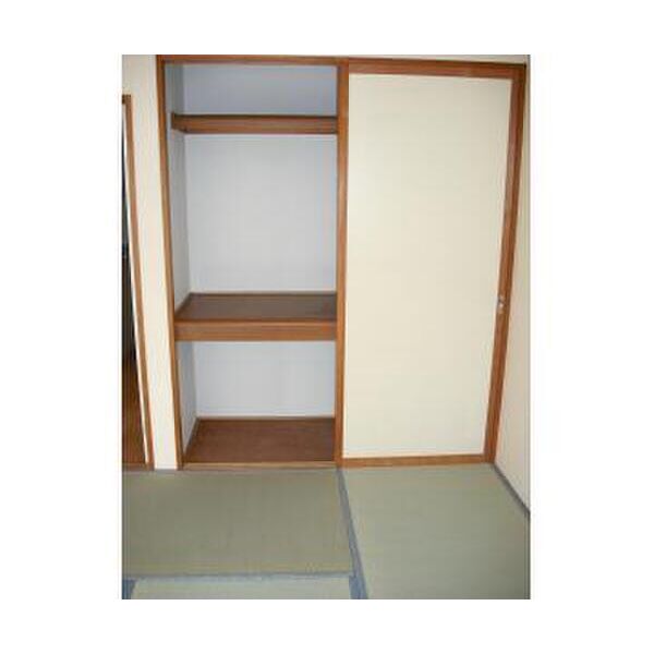 エステートピア小沢双105号室 リビング