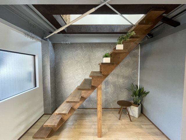 長房町ガレージハウス 内観