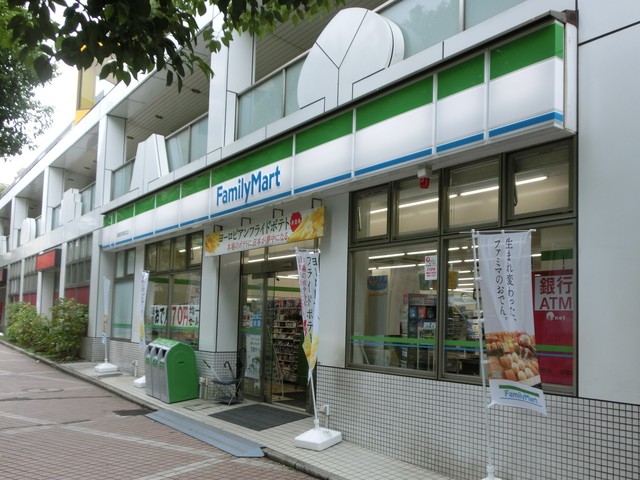 シャルマン緑園0101号室 【コンビニエンスストア】ファミリーマート緑園都市駅東口店まで320ｍ