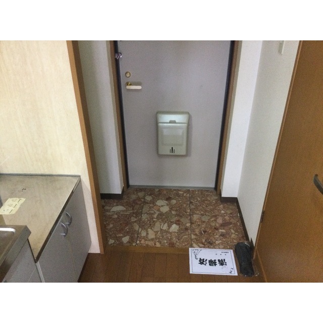 リュミエールⅠ105号室 玄関