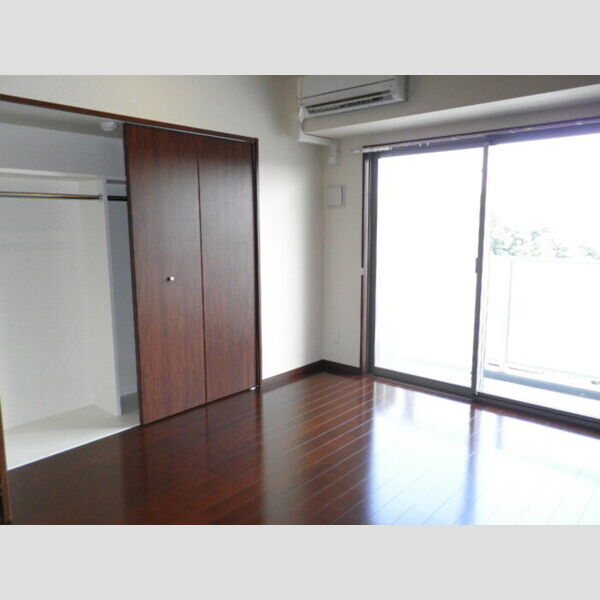 ノーブルヒルズ1003号室 洋室