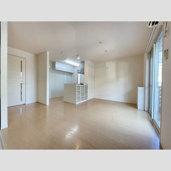 ルーエ　B リビング　12.1帖