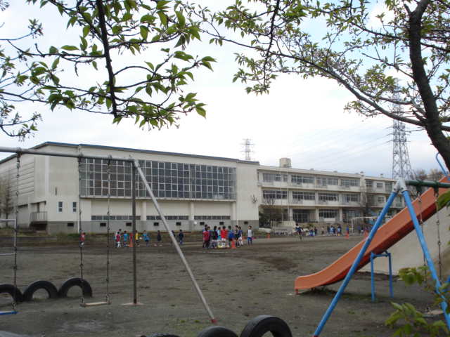 ヴィラ　エスポワール 成瀬小学校まで80ｍ