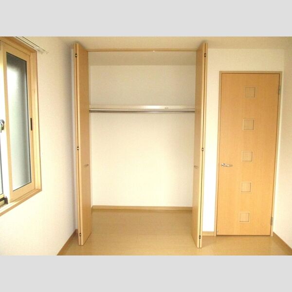 ロジュマン マエバラDEF 収納