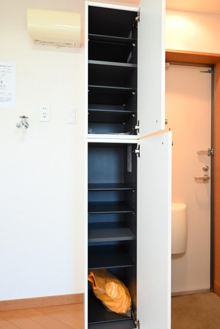 マイプラン旭丘Ａ棟2階 靴入
