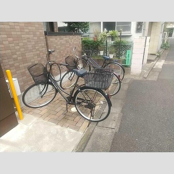 カトルセゾン 駐輪場