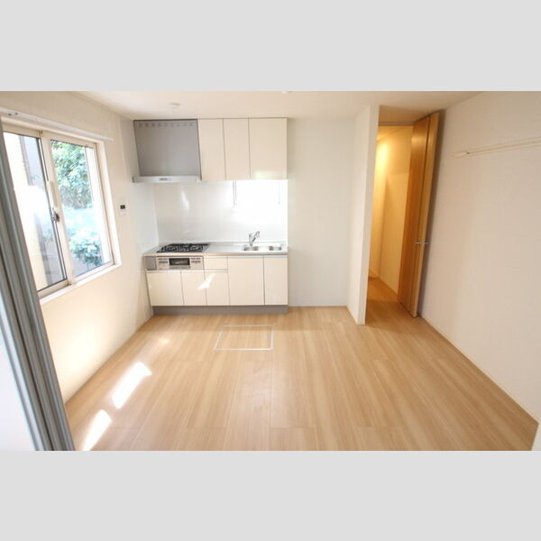 ディアコート本木305号室 リビング