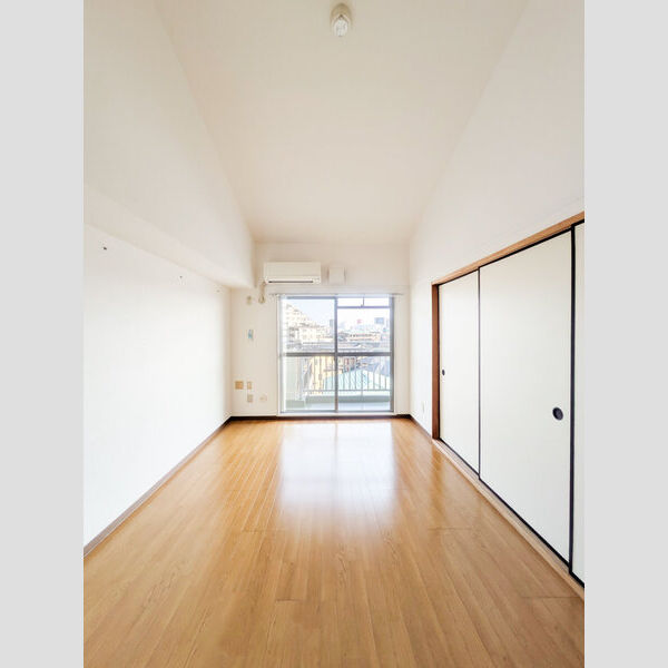 コーポレート美原 リビング