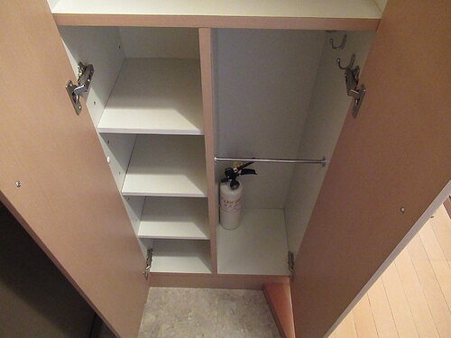 プリズムスクエア本駒込4階 下足入