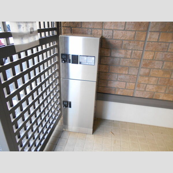 フォンティーヌ　　A 宅配ボックス