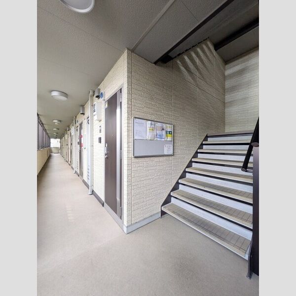 グレイスコート202号室 エントランス