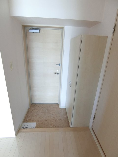 キャピタルノア日野0501号室 玄関