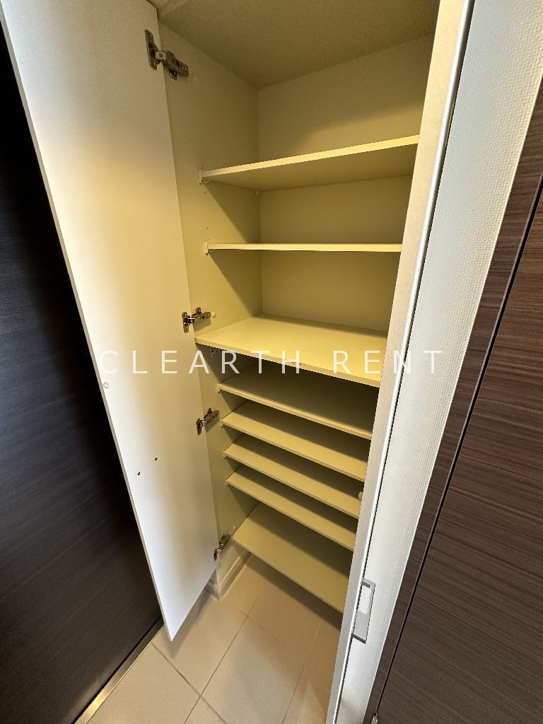 コンシェリア新宿Ｎｏｒｔｈ Ｆｒｏｎｔｉｅｒ10階 トール型下足入れ