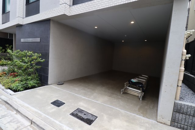 GENOVIA根津 駐車場