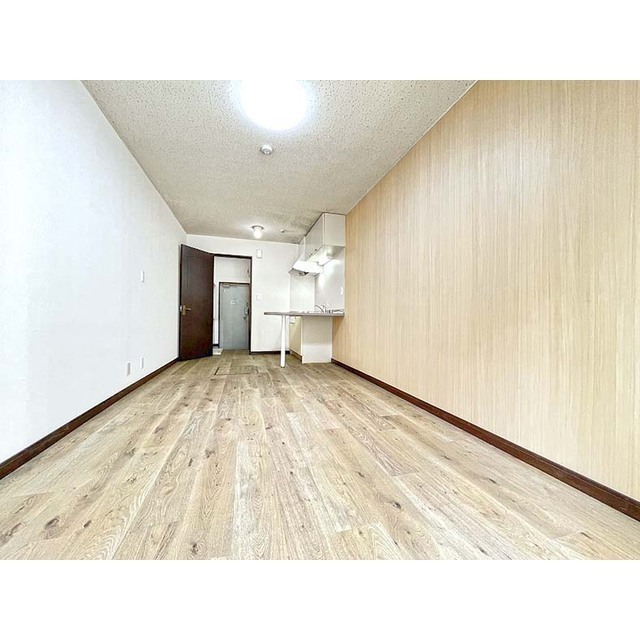 ピアベルドミール107号室 広々とした9帖のお部屋です