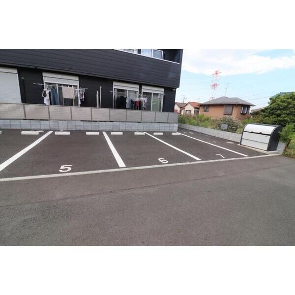 QH八木が谷 駐車場