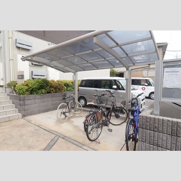 エトワール松戸B103号室 駐輪場