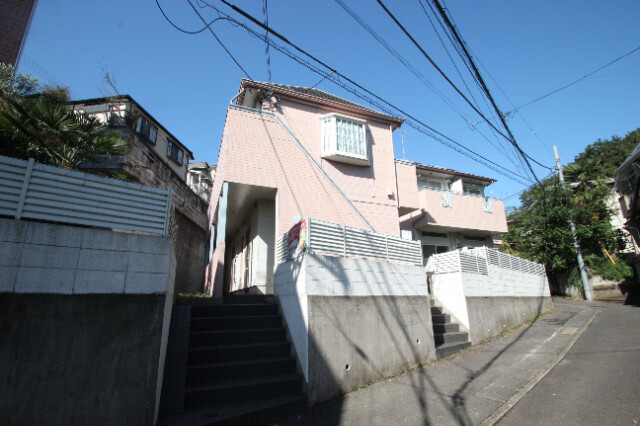 シャルマン生田Ⅱ1階 外観