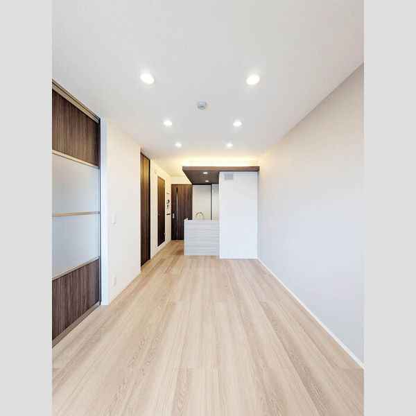 ノーブルラフィネ土呂町305号室 リビング