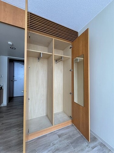 ハウス・エプタ5階 洋室　約６．０畳　クロゼット　※クリーニング前