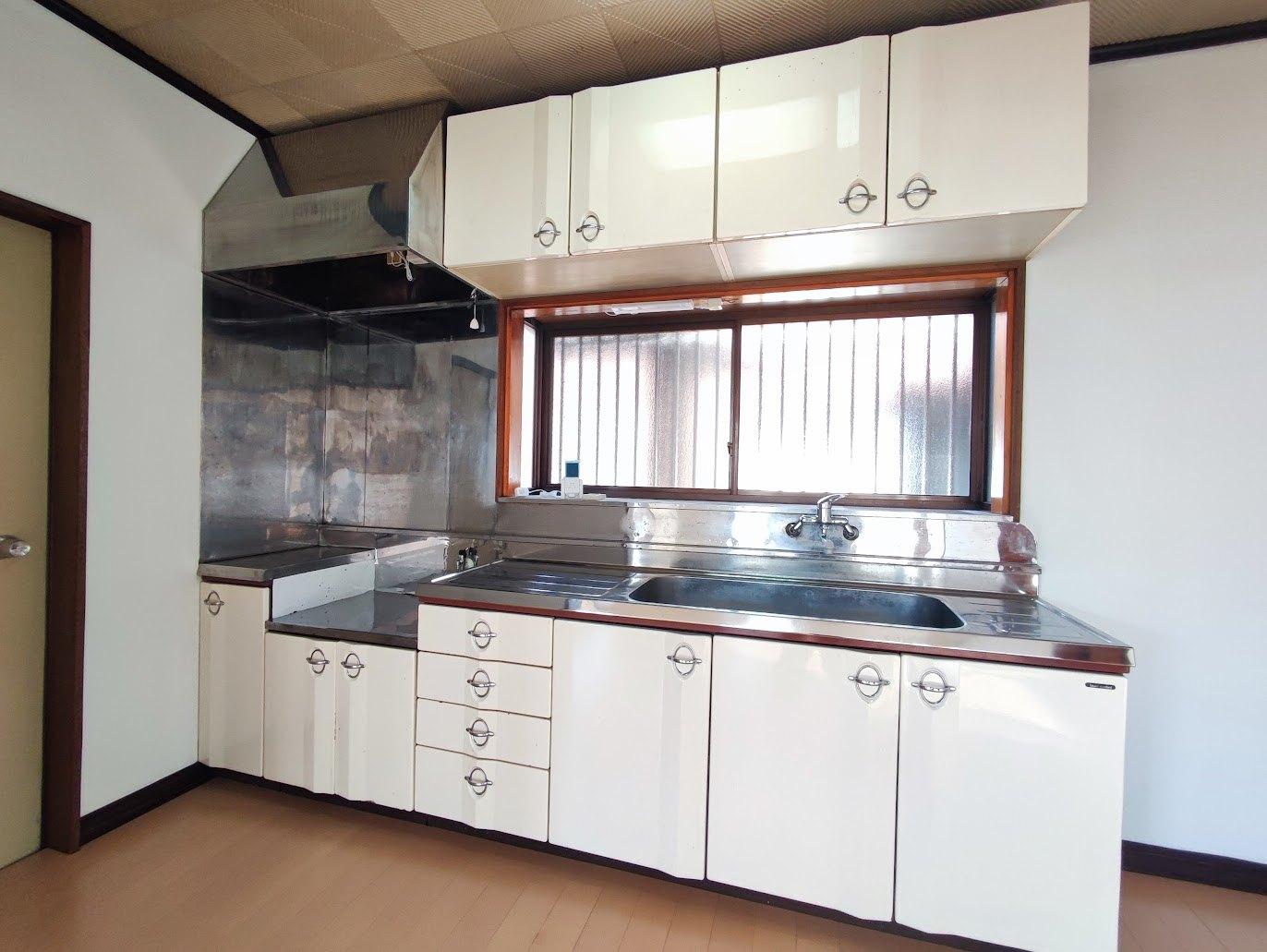 伊勢原石田戸建 広いシンク。作業スペースも広々。テーブルの配置も自由。