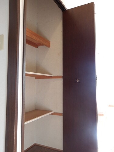 ビュープラザセンター北３ー８号棟 物入（リビングダイニング約１４.０畳）