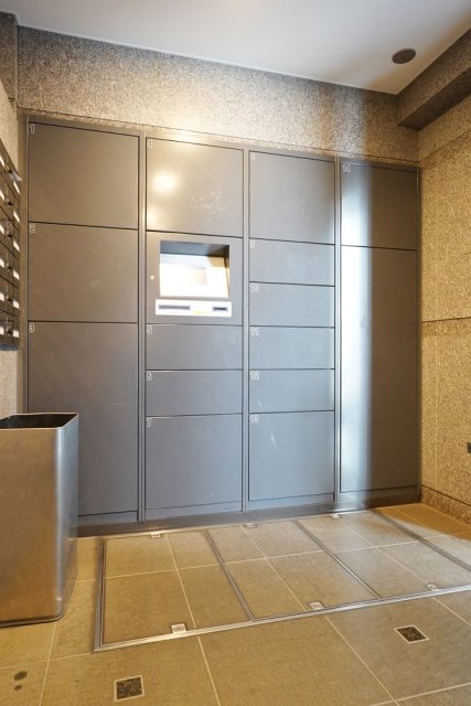 ルーブル練馬弐番館1階 宅配BOX