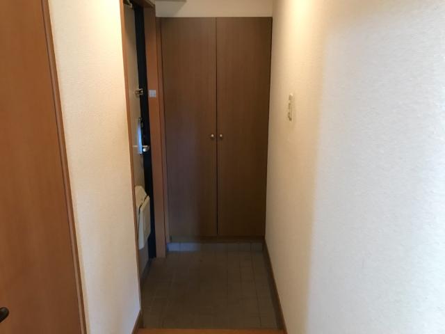 カーム・ルーラル301号室 玄関