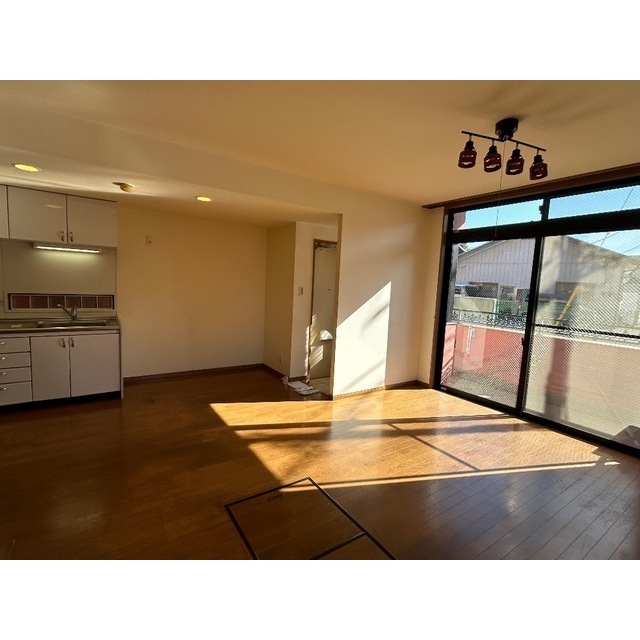 ルネスシーナ101号室 リビング