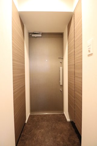 ジェノヴィア赤羽0503号室 玄関