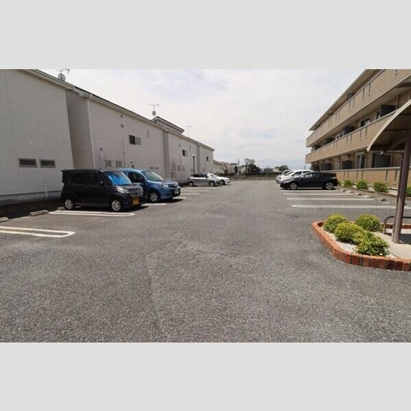 スカイプラザ 駐車場