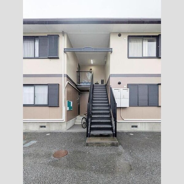 セジュール彩　弐番館 エントランス